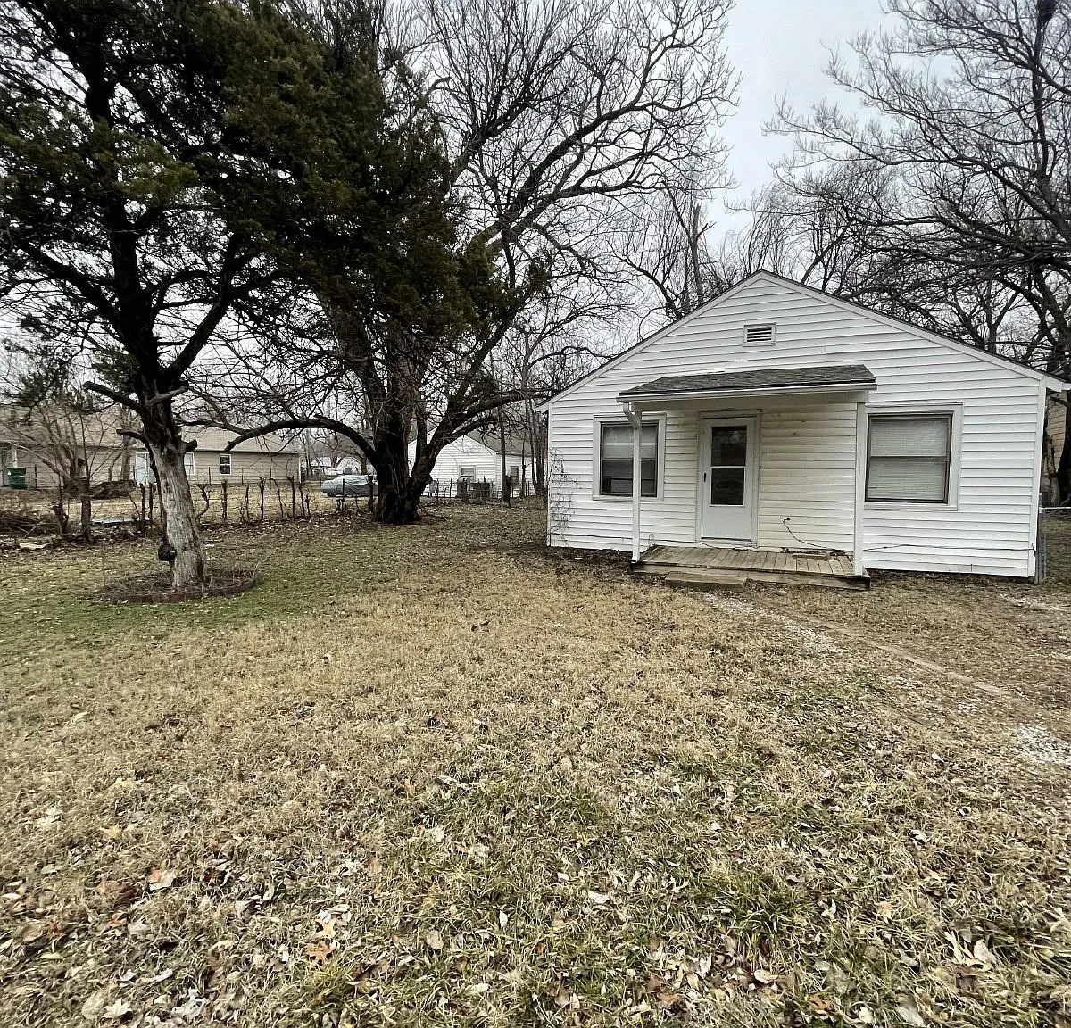 3 bed, 1.0 bath, 672 sqft, $995 — Photo 4