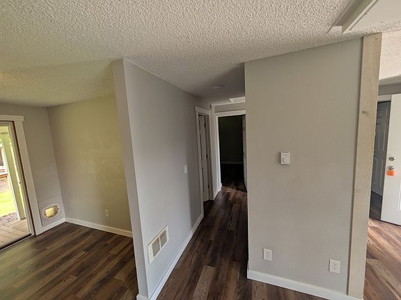 5th image of 20606 64th Dr NE