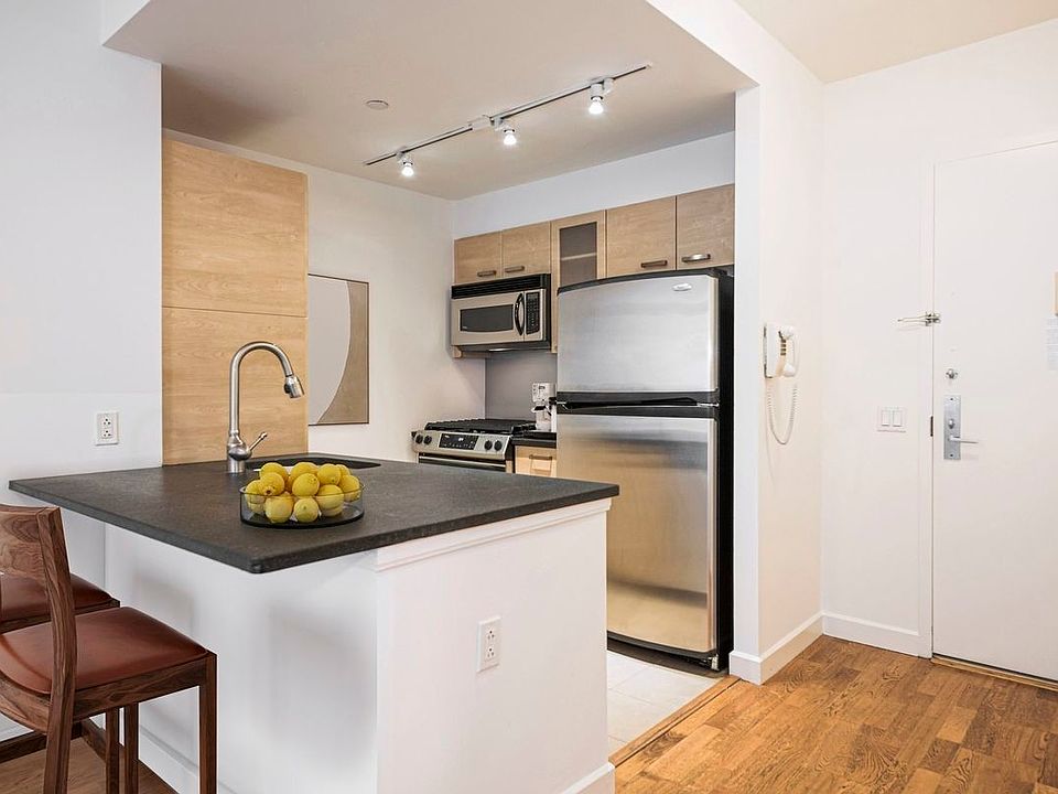 1st image of 88 Leonard St APT 1118