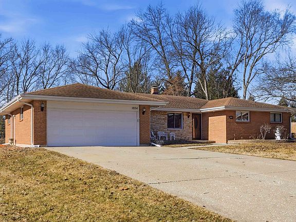 2nd image of 1934 Philip Dr