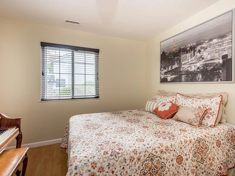 5695 Seifert Ave — Photo 9