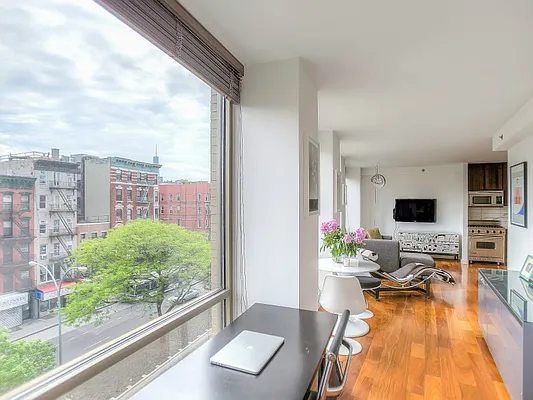 Sold by Sotheby's International Realty | media 3