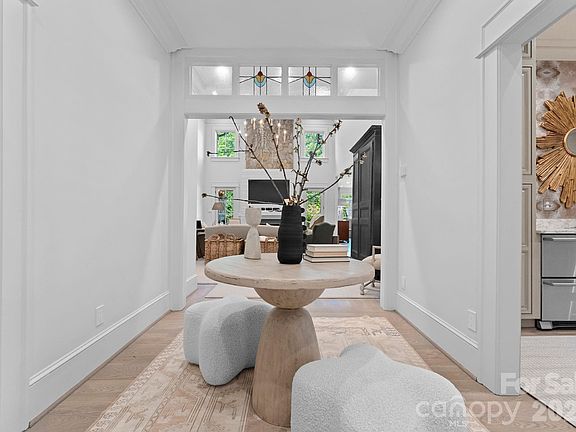 5th image of 1550 Queens Rd W