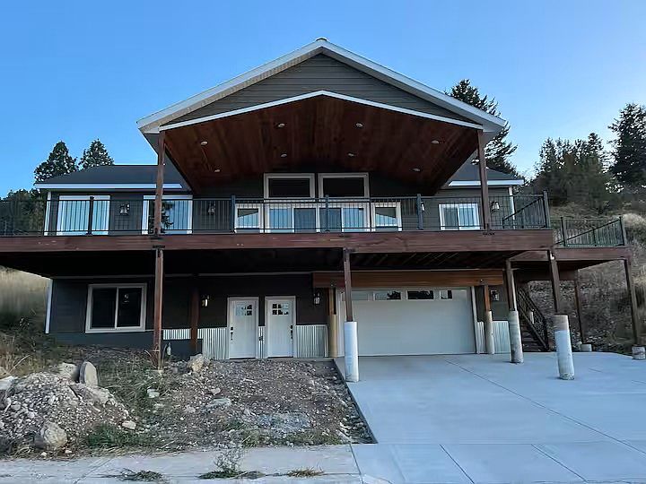 1st image of 1452 15th Ave E