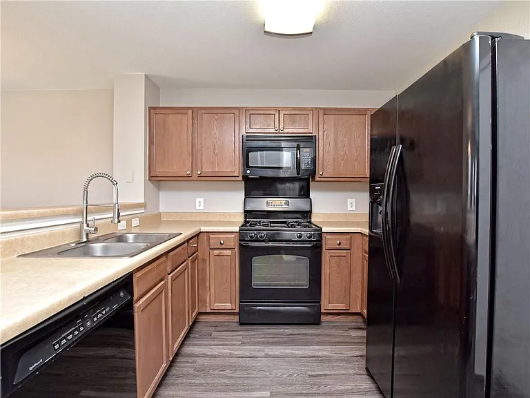 1172 Shadow Creek Blvd — Photo 5