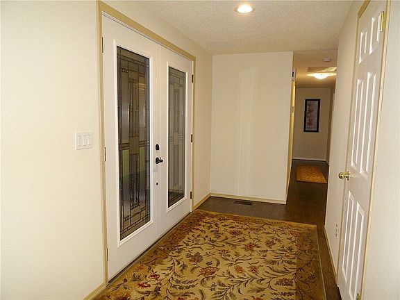 3rd image of 4901 SE Yew Wood Ct