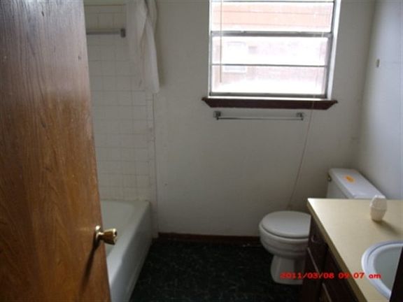 5th image of 6912 NW Forest Ave