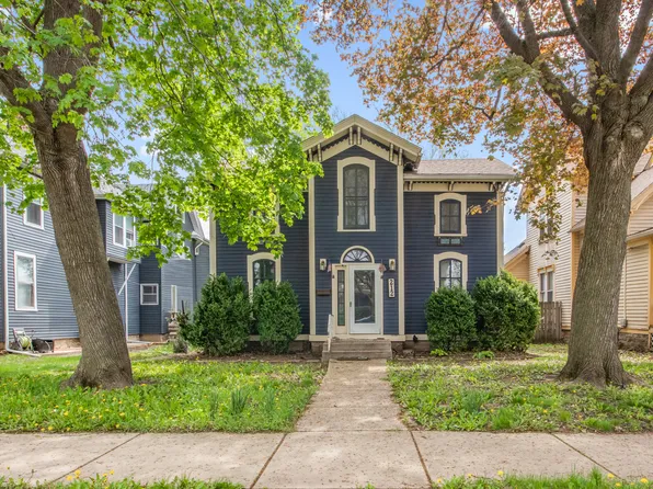 212 S 4th St, Aurora, IL 60505