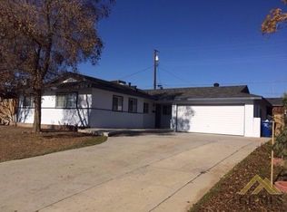 904 Dwina Ave, Bakersfield, CA 93308