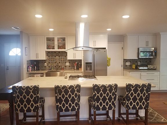 3rd image of 6814 Bamburgh Dr