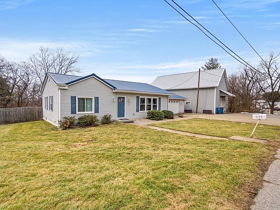 3rd image of 12 Cross St