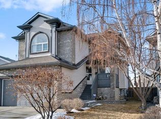 48 SE Harvest Park Rd NE, Calgary, AB T3K 4H8