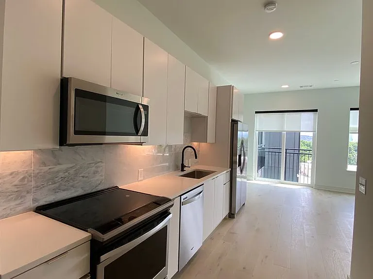 1125 10th Ave N #508 — Photo 9