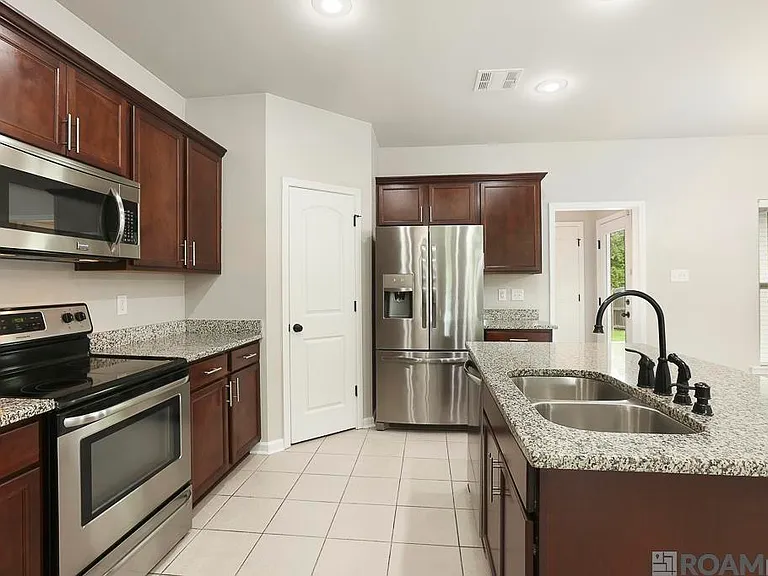 18317 Sunset Park Dr — Photo 9