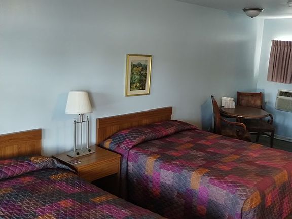 3rd image of 3701 W Lake Rd Room 11