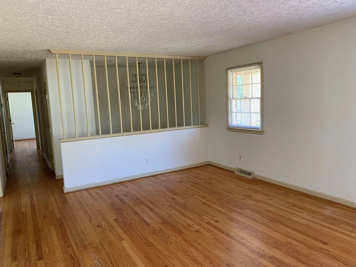 Building Photo - 64 Maybrook Dr