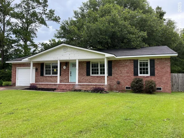 352 Oxford Rd, Ladson, SC 29456