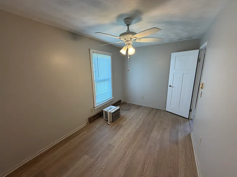 2111 Lincoln Ave — Photo 14