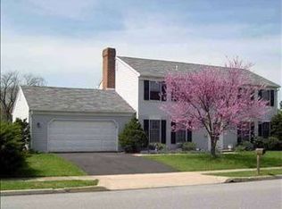 1021 Chelmsford Dr, Mechanicsburg, PA 17050