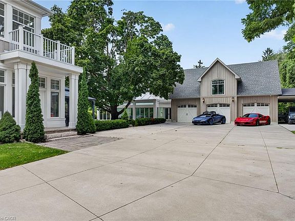 3rd image of 63 Mill St S