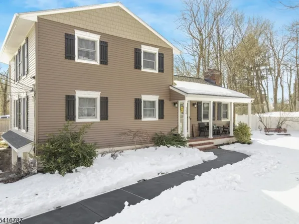 144 Chamberlain Rd, Jefferson Twp., NJ 07438