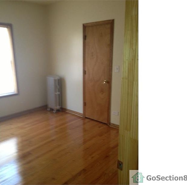 2nd image of 11209 S King Dr #1