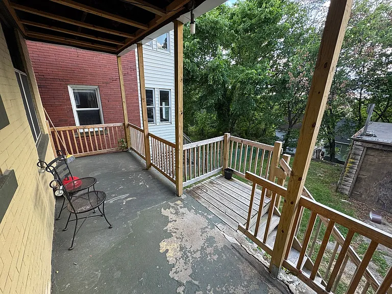 82 Estella Ave — Photo 6
