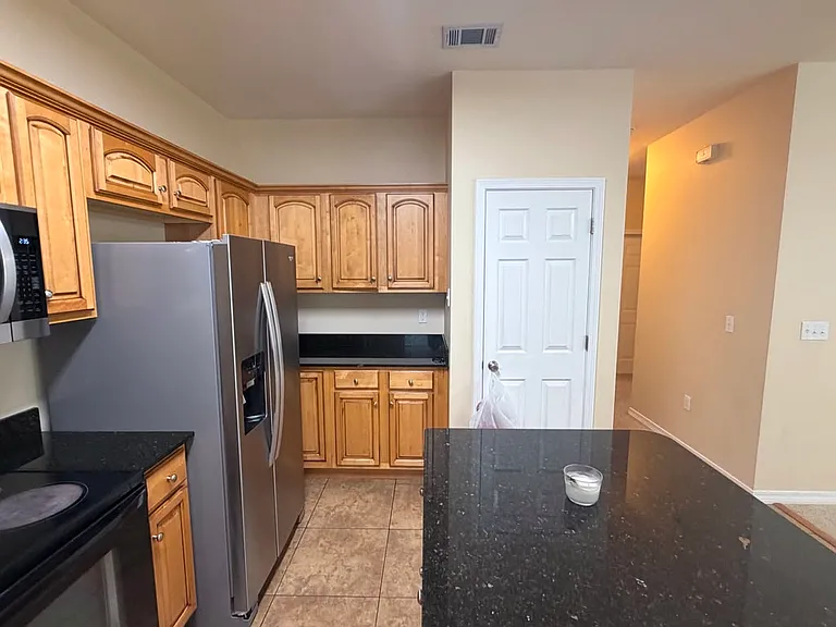 1529 Bentley Cir — Photo 5