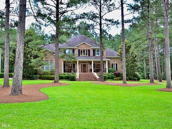 2nd image of 1215 Plantation Cir
