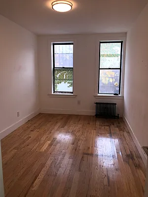 Rented by Arena Real Estate | media 11