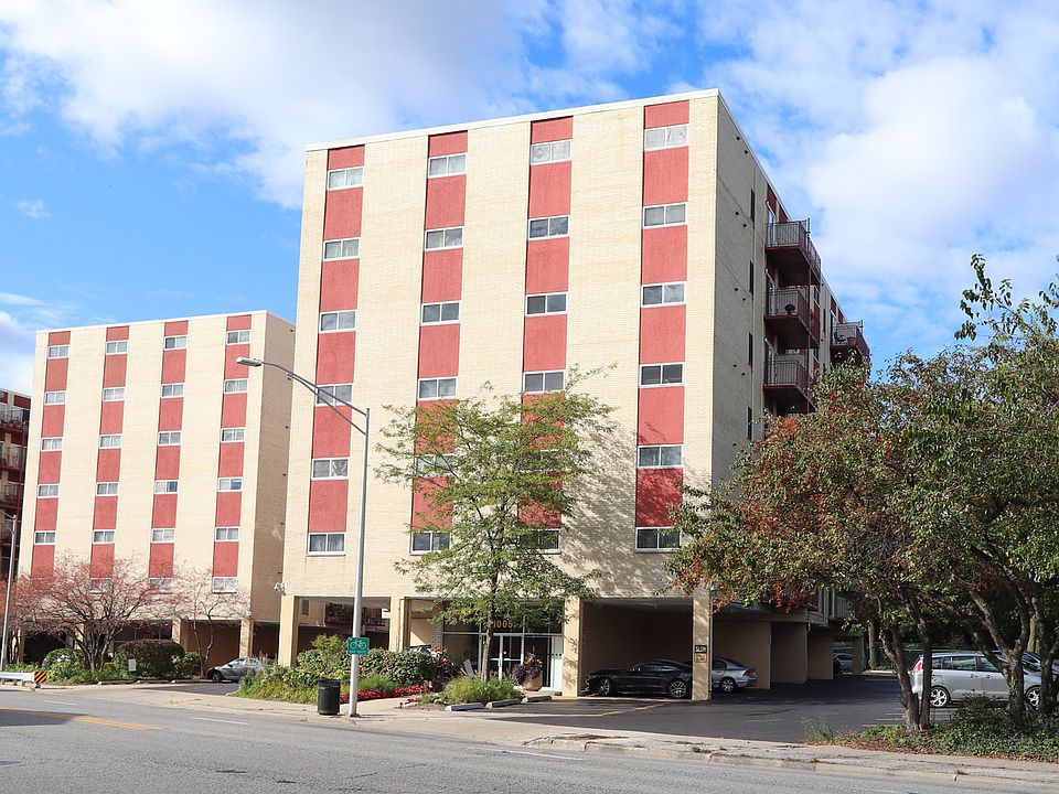 1st image of 1005 Des Plaines Ave #A307