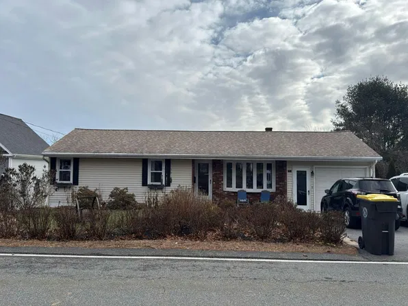 220 Pleasant St, Somerset, MA 02726