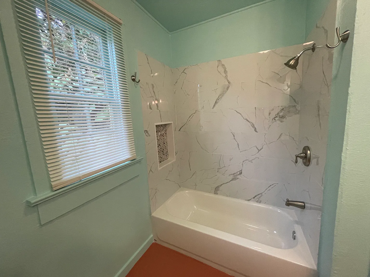 3 bed, 1.5 bath, 1335 sqft, $1,500 — Photo 3