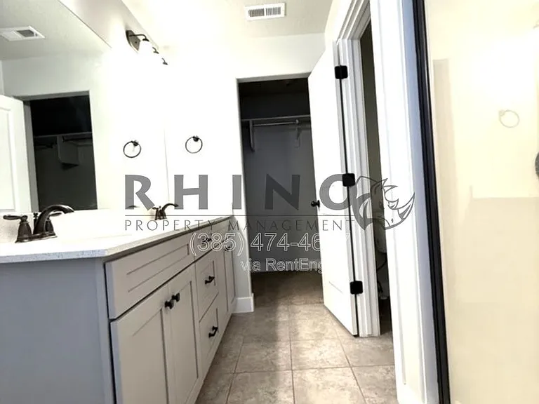 213 W Whitewater Dr — Photo 11