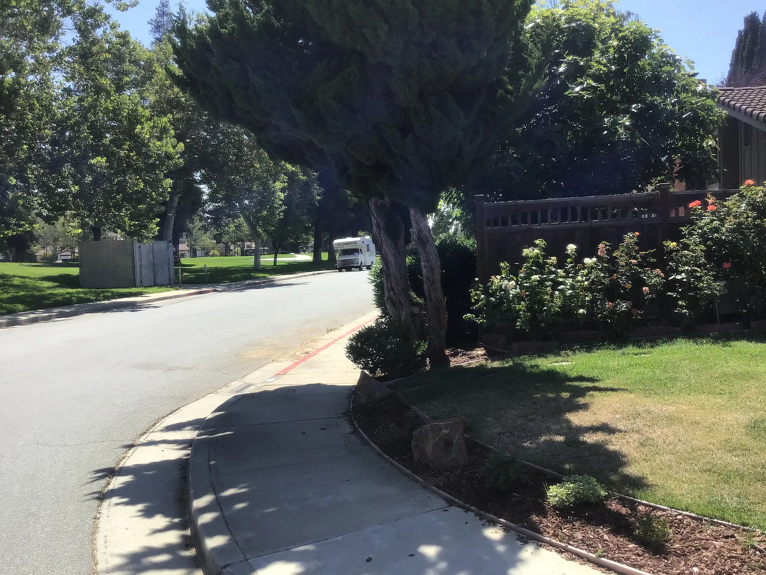 3 bed, 1187 sqft, $3,950 — Photo 3