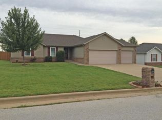 4831 W Portland St, Springfield, MO 65802