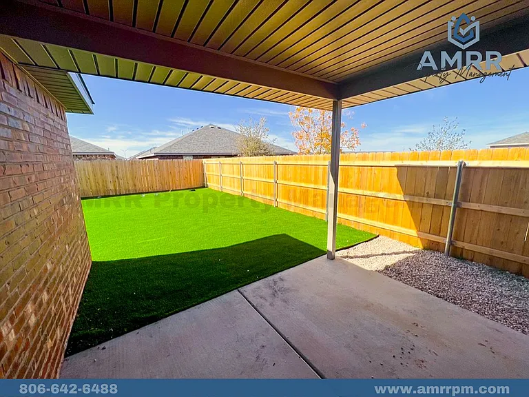 2029 Kenwood Ave — Photo 17