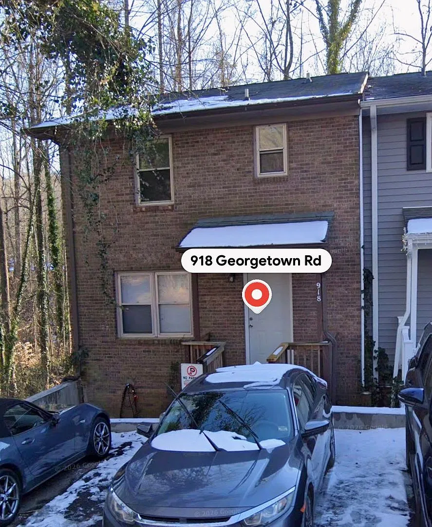 3 Bedroom Townhome Close to Tiger Blvd — Photo 1