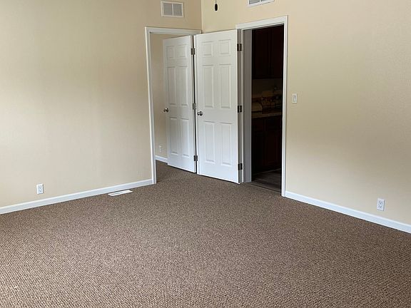 4th image of 167 Badger Hill Ln #1