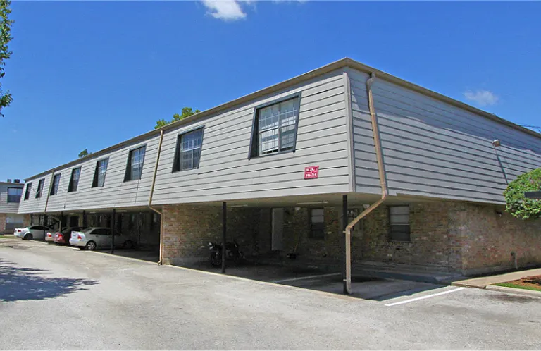 Waters of Winrock Apartments — Photo 19
