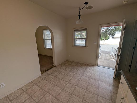 5th image of 338 W Mountain Ave #B