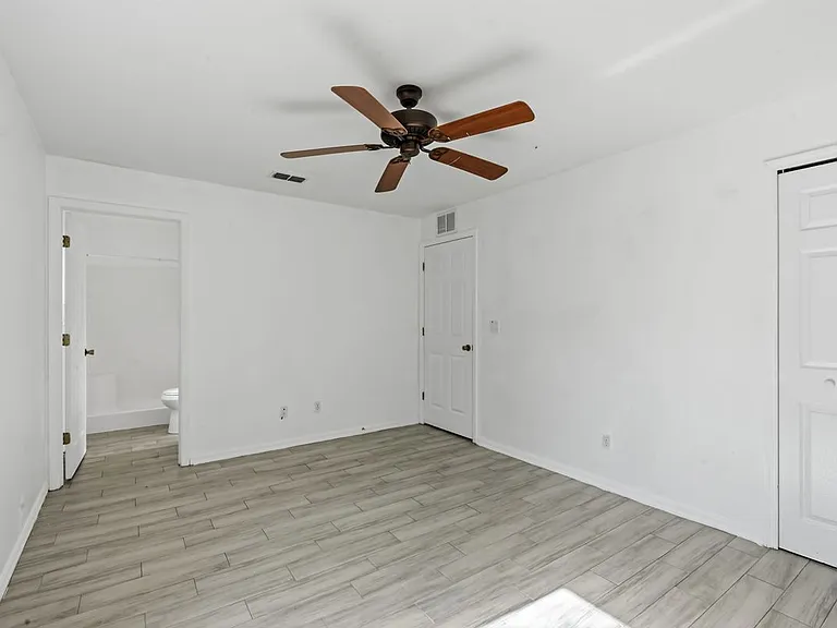 913 Canton Ave — Photo 8