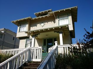 329 18th Ave E, Seattle, WA 98112