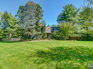1 Klein Ct, Old Tappan, NJ 07675