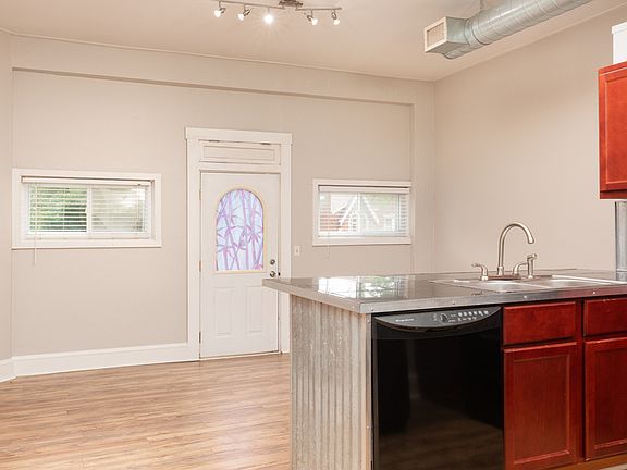 5th image of 5409 Lansdowne Ave