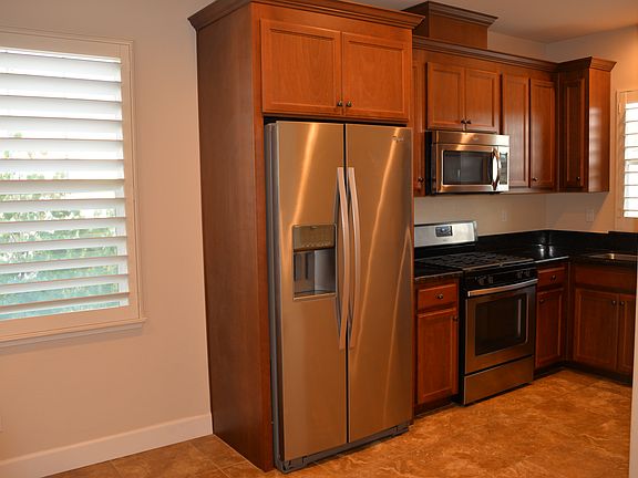 2nd image of 671 W Jardin Ter #671