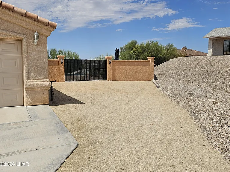1740 Quartz Ln — Photo 5