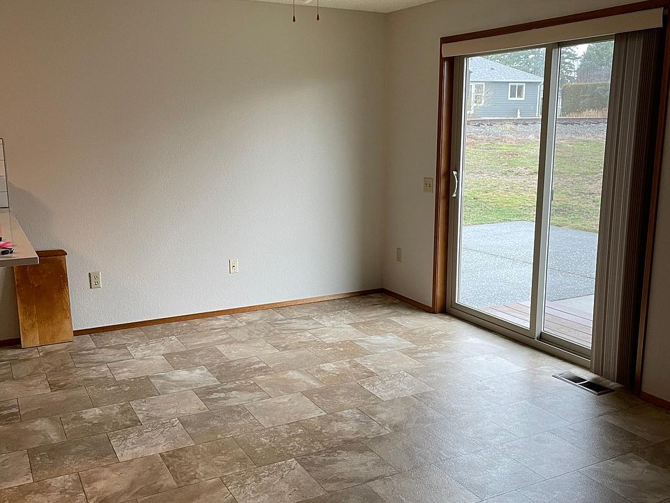 2nd image of 210 Division St
