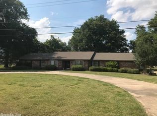 1602 Holly St, Mc Gehee, AR 71654