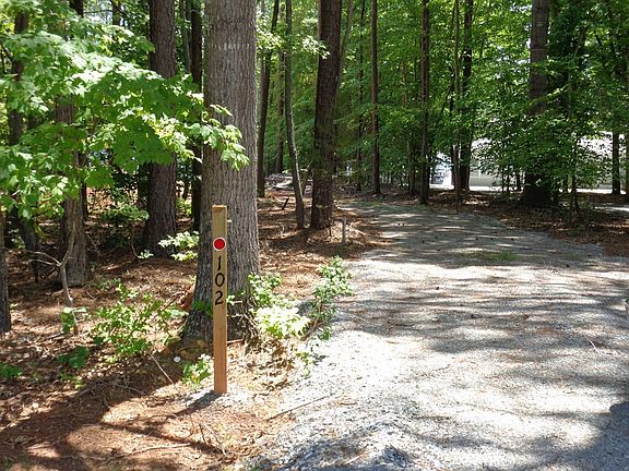 5th image of 102 Chameleon Ln